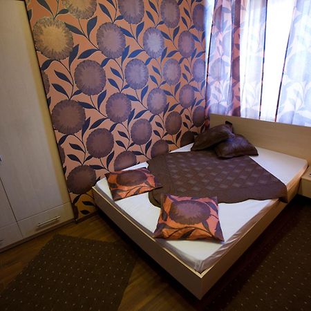 Hotel La Gil Bucarest Habitación foto