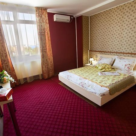 Hotel La Gil Bucarest Habitación foto