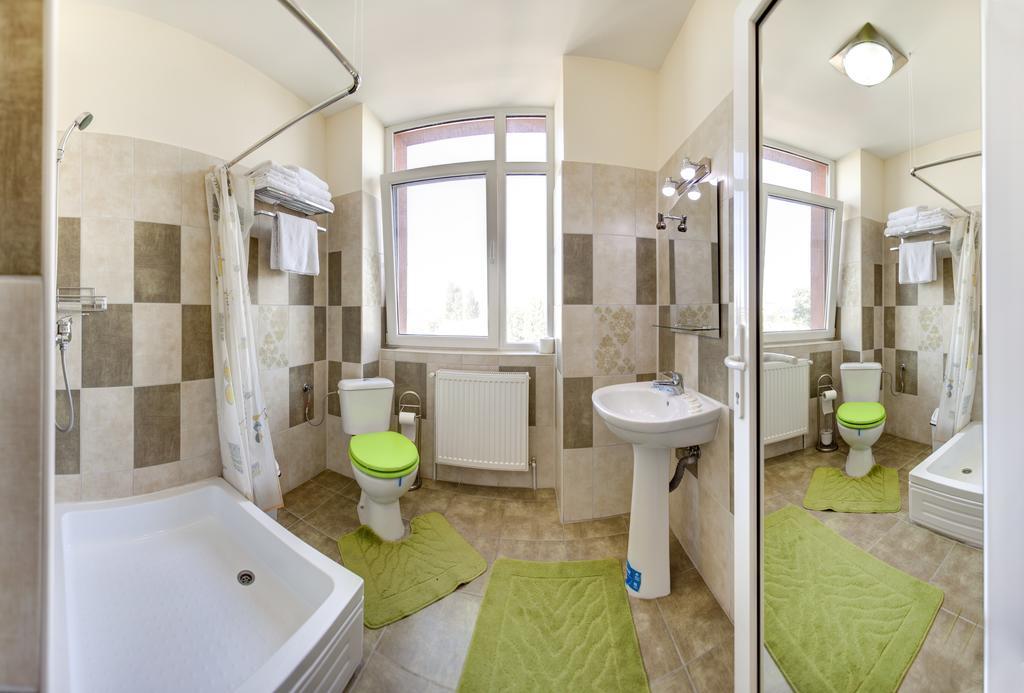Hotel La Gil Bucarest Habitación foto