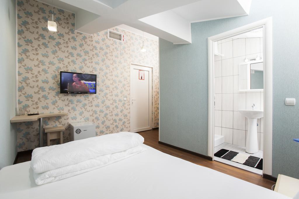 Hotel La Gil Bucarest Habitación foto