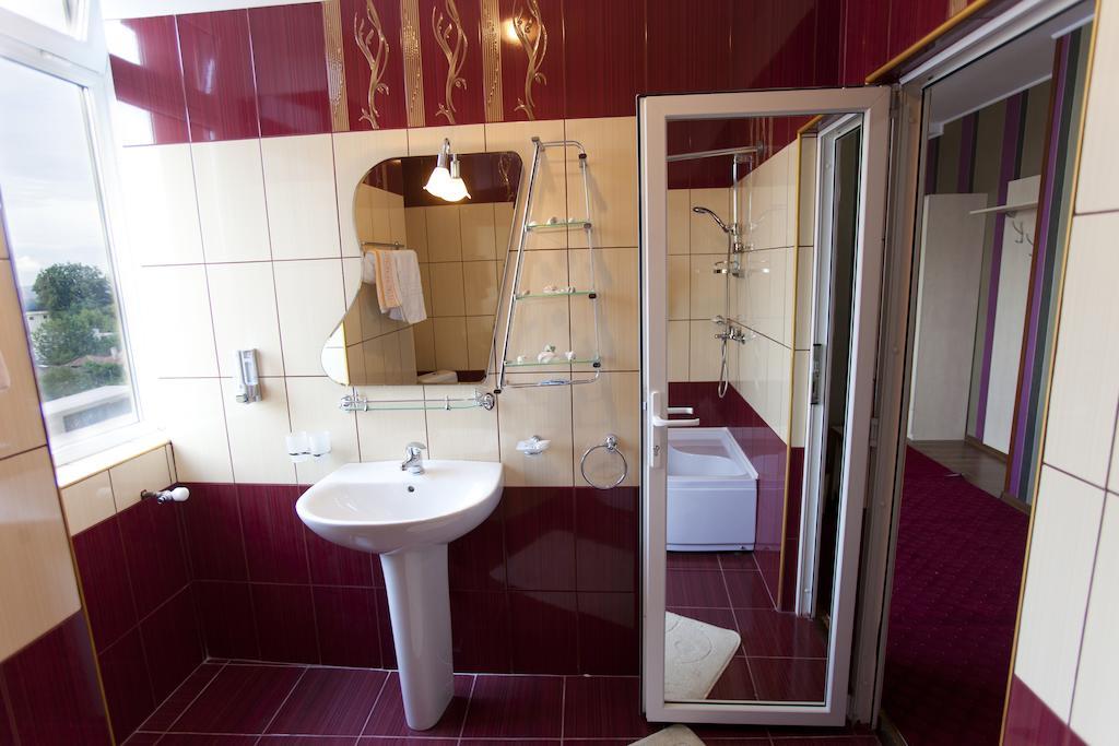 Hotel La Gil Bucarest Habitación foto